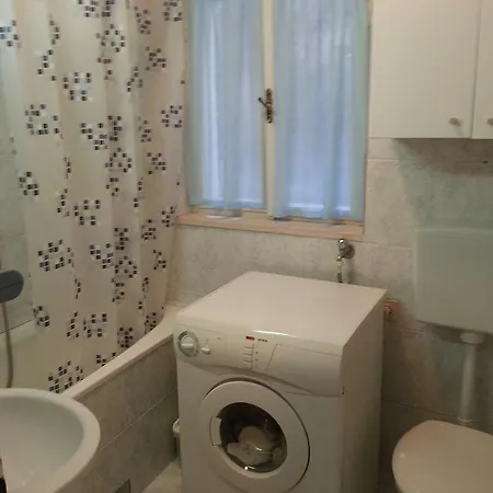 Elim Apartment Split