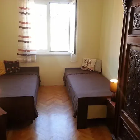Elim Apartment *